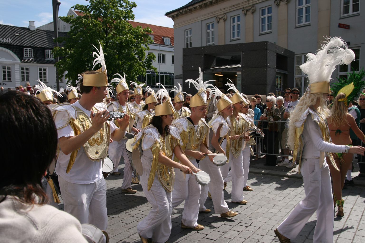 * Image 32
