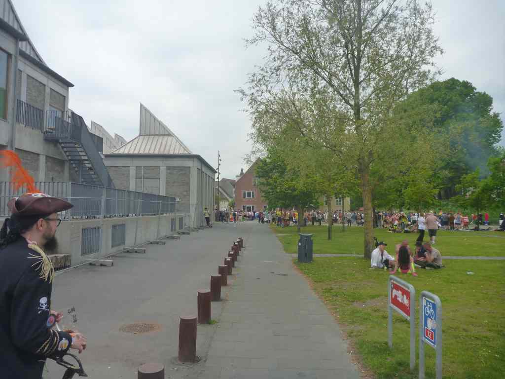 * Image 105