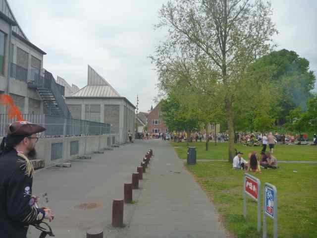 * Image 105