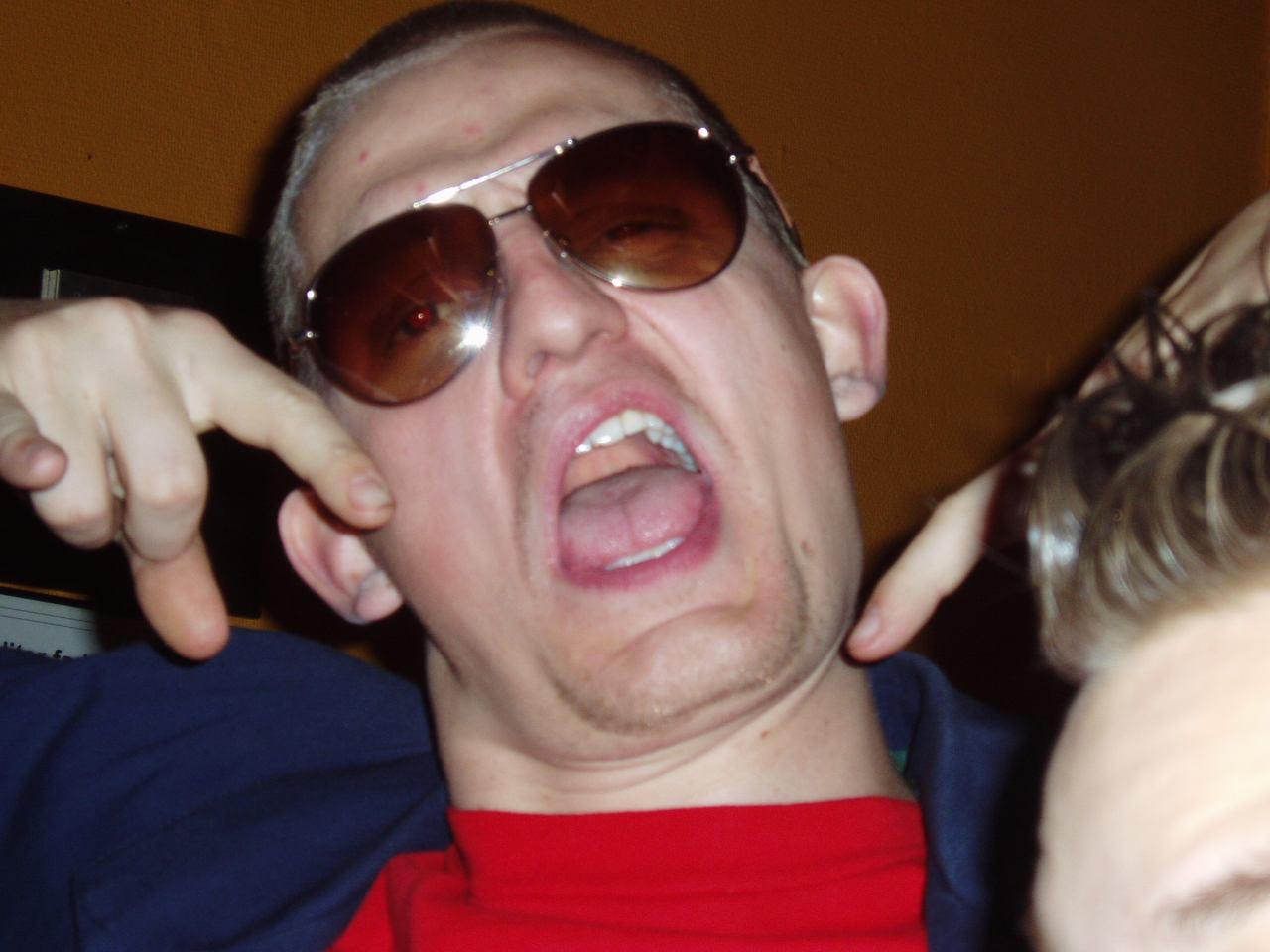 * Image 32
